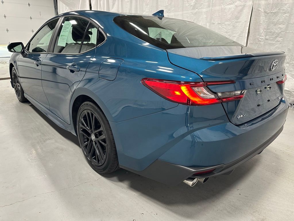 Used 2026 Toyota Camry SE FWD image 5