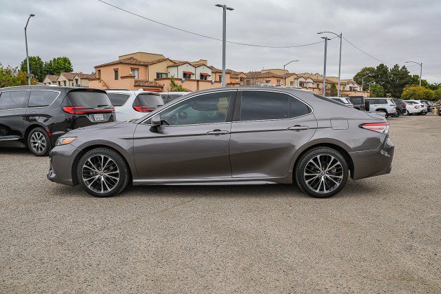 Used 2018 Toyota Camry SE FWD image 7