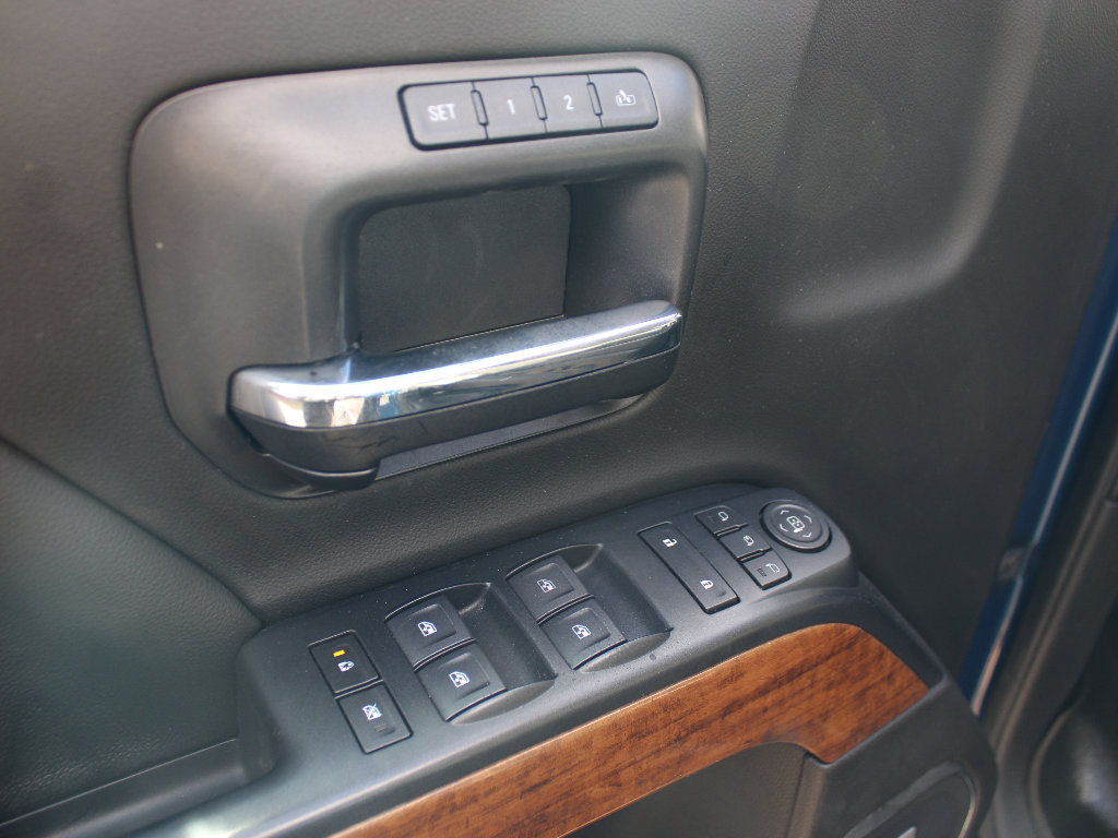 Used 2019 Chevrolet Silverado 2500 High Country w/ Duramax Plus Package image 12