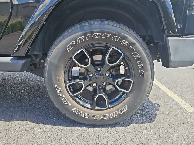 Used 2018 Jeep Wrangler Sahara AWD/4WD image 9