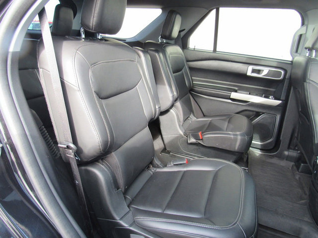Used 2022 Ford Explorer XLT w/ Equipment Group 202A image 19