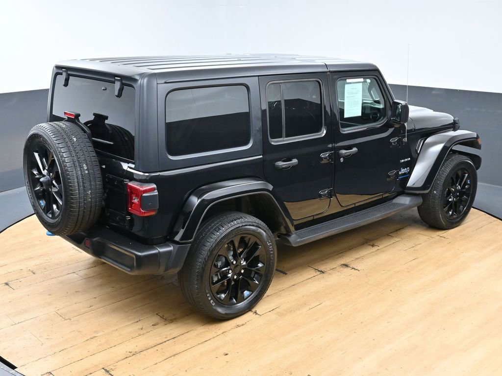 Used 2023 Jeep Wrangler Unlimited Sahara w/ Cold Weather Group AWD/4WD image 43