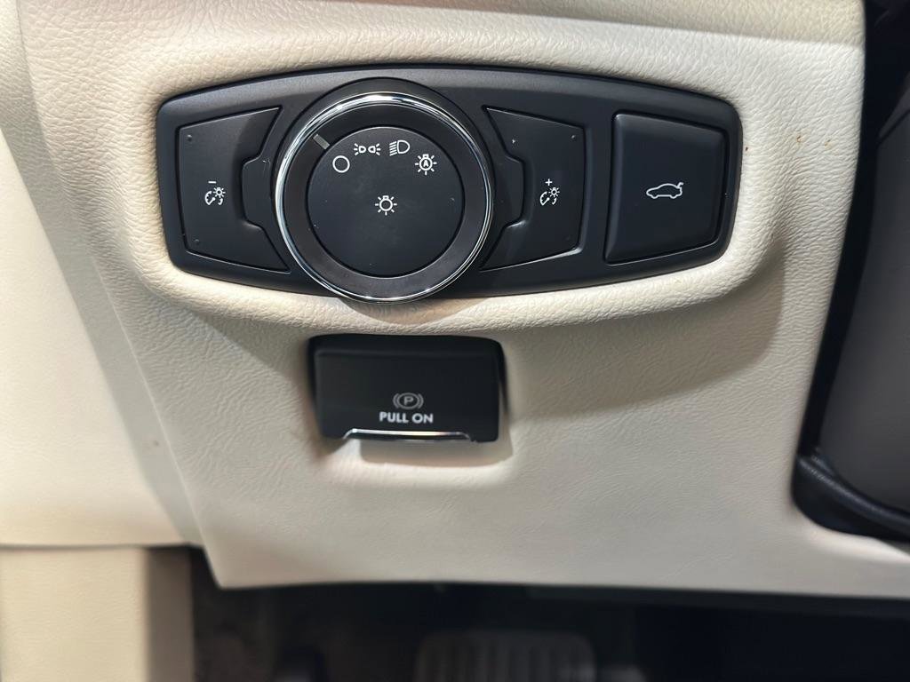 Used 2017 Lincoln MKZ Premiere image 24