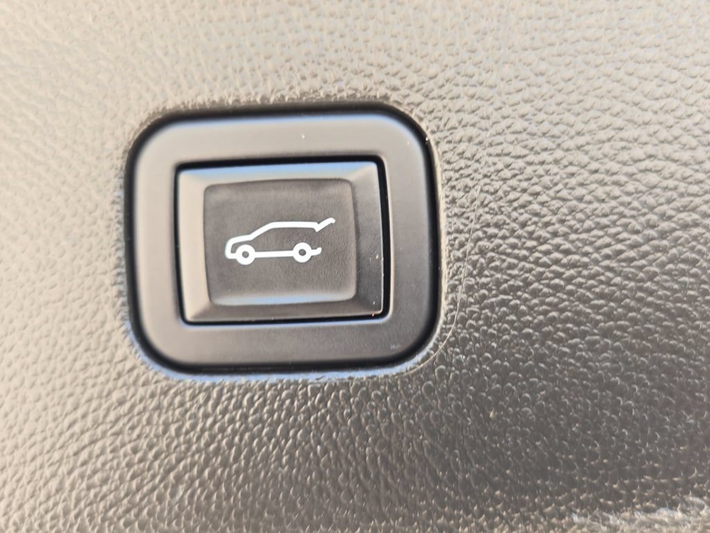 Used 2024 Buick Enclave Avenir w/ Trailering Package, 5000 lbs. FWD image 14