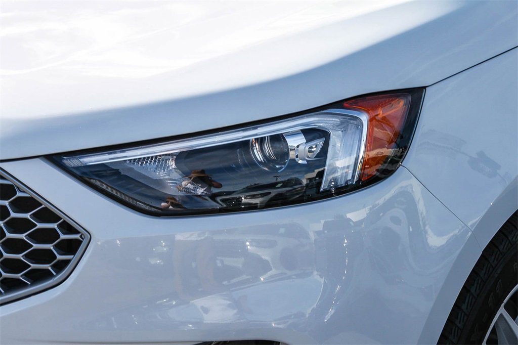 Used 2024 Ford Edge SEL image 4