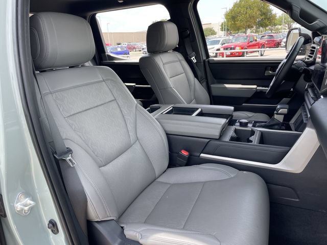 Used 2025 Toyota Tundra Limited AWD/4WD image 26