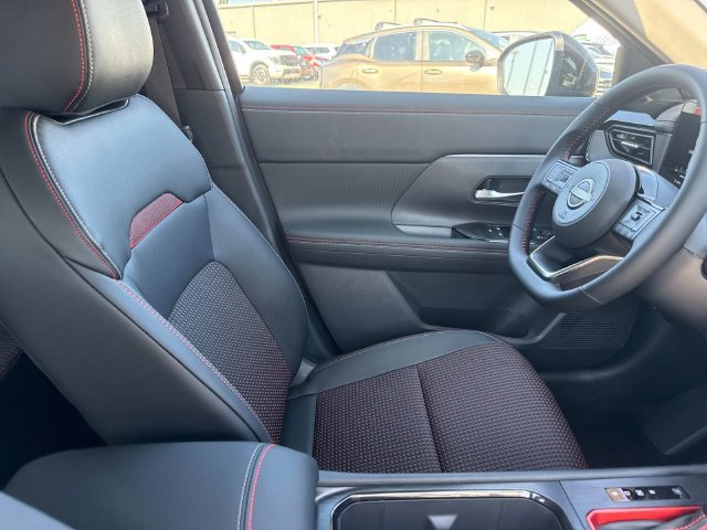 New 2027 Nissan Kicks SR FWD image 13