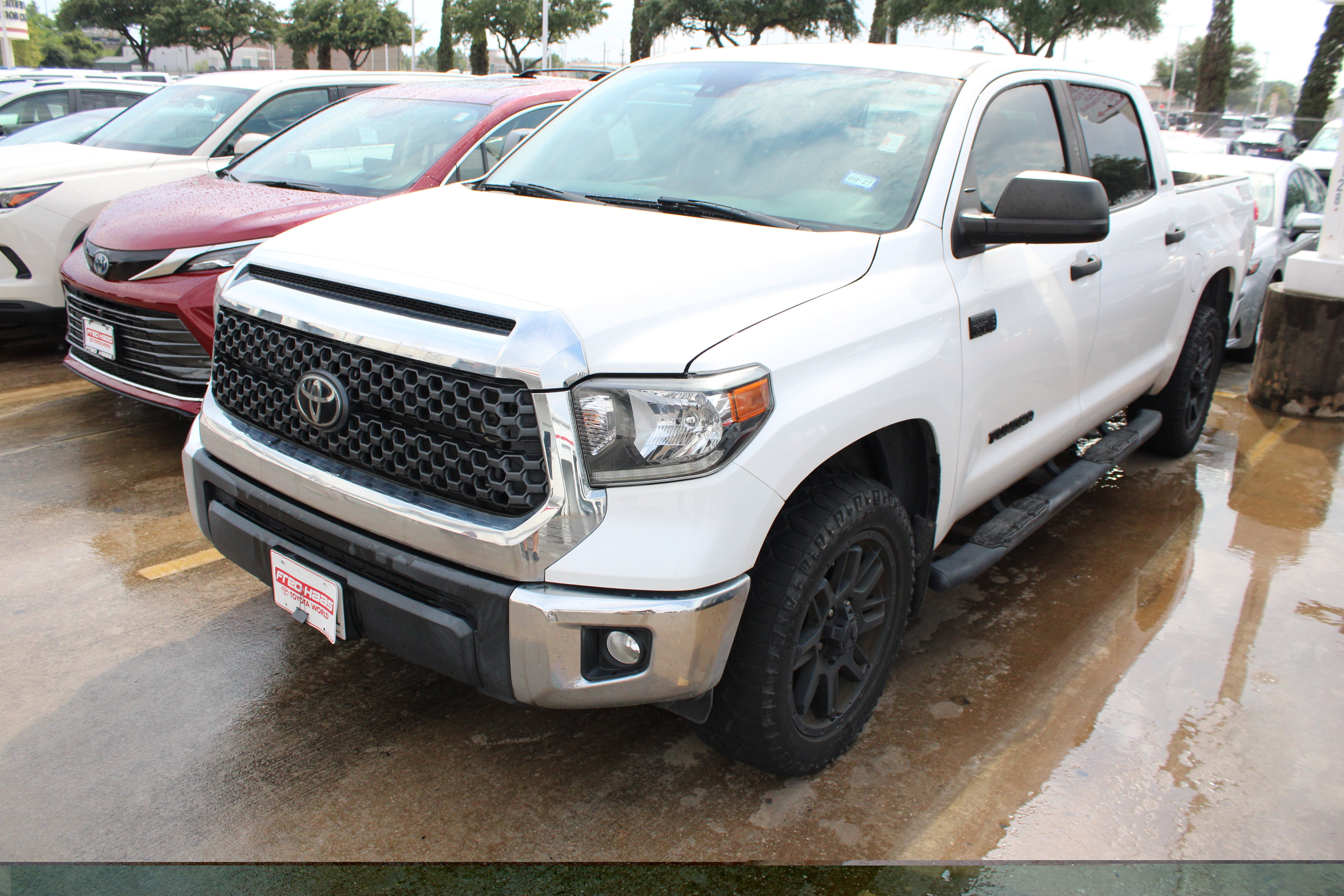 Used 2021 Toyota Tundra SR5 w/ SR5 Leather Package RWD image 5