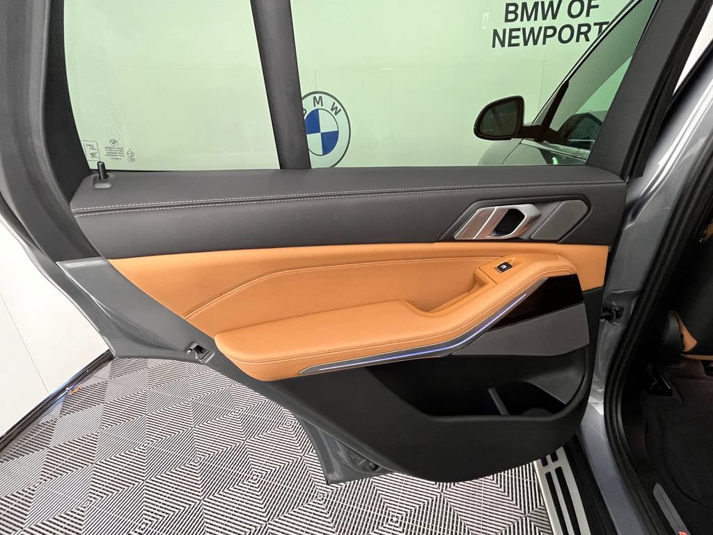Used 2025 BMW X5 xDrive40i AWD/4WD image 27