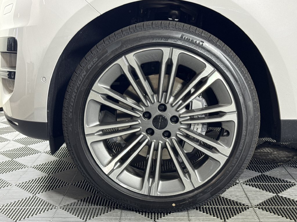 New 2027 Land Rover Range Rover Sport SE AWD/4WD image 12