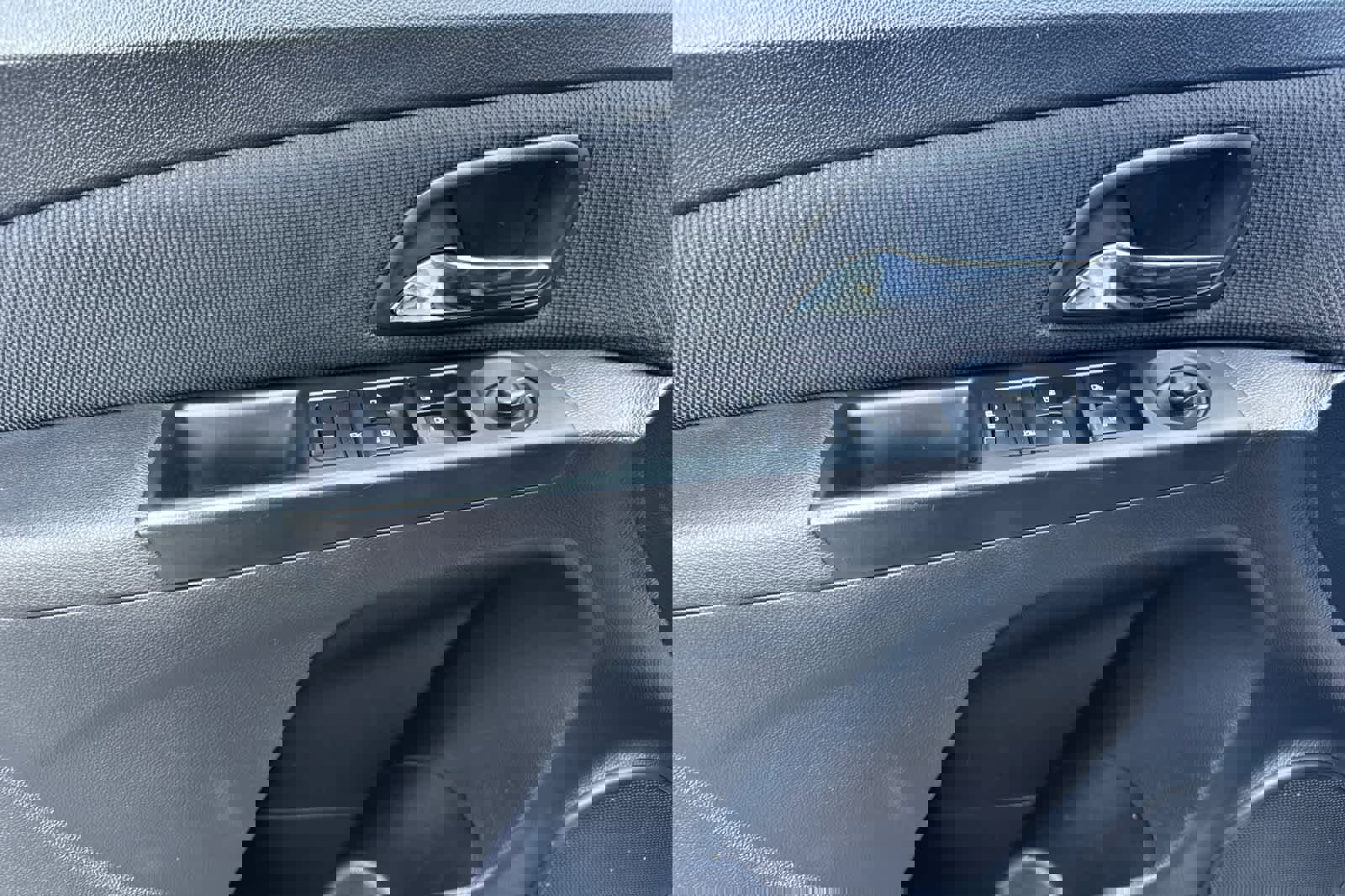 Used 2016 Chevrolet Cruze LT image 10