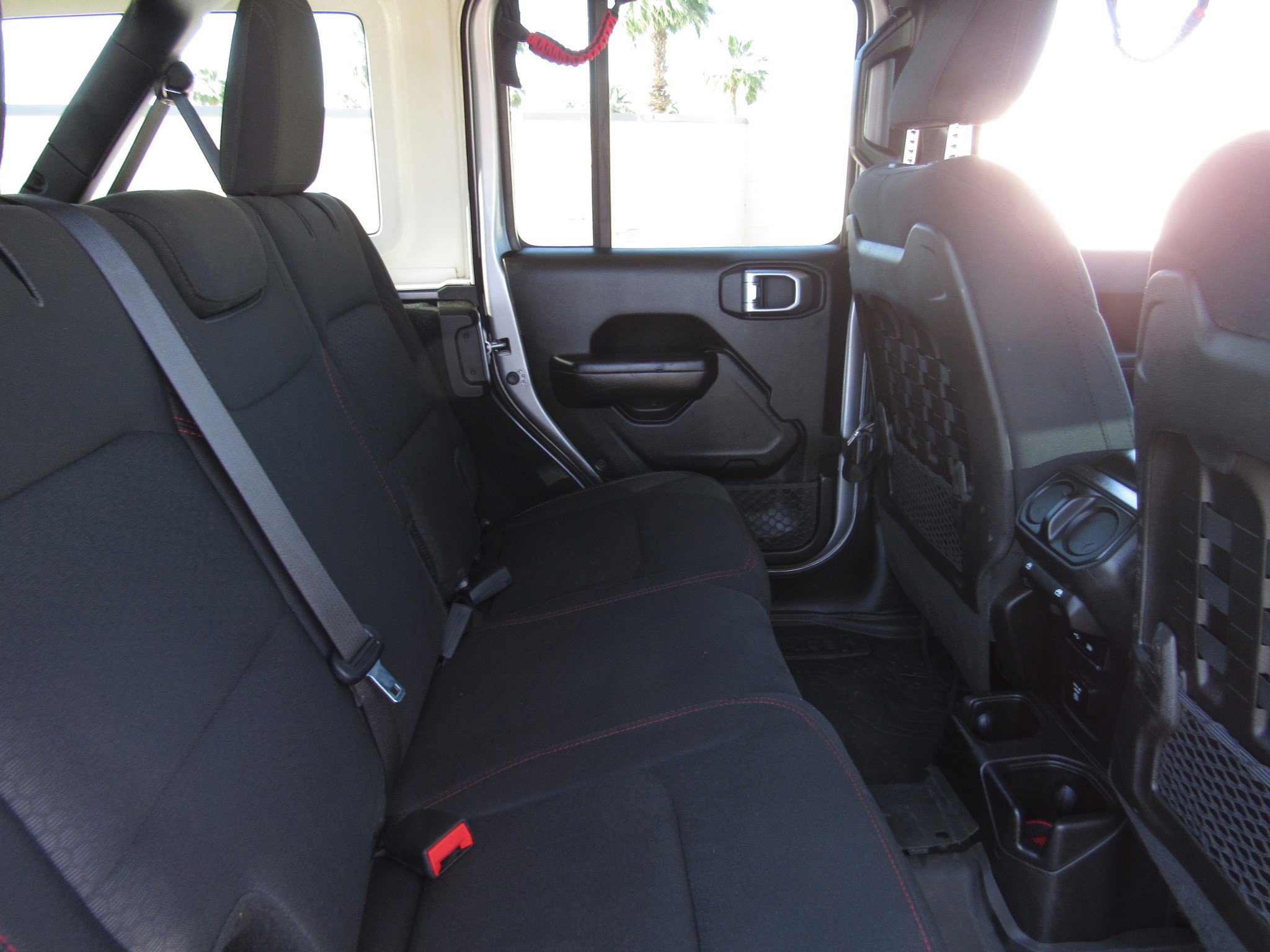Used 2019 Jeep Wrangler Unlimited Rubicon w/ Cold Weather Group AWD/4WD image 11