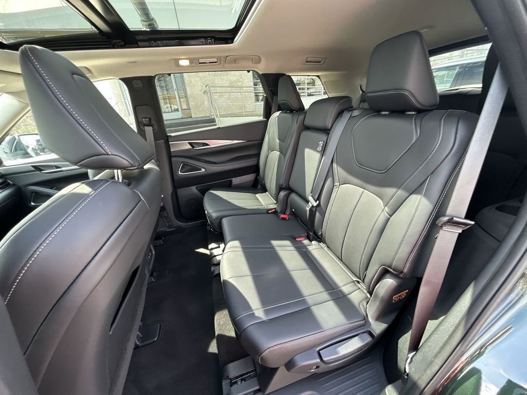 Certified 2026 INFINITI QX60 Luxe w/ Cargo Package AWD/4WD image 23