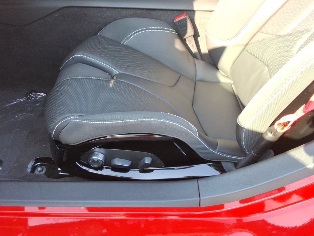 New 2027 Chevrolet Corvette Stingray Convertible w/ Z51 Performance Package RWD image 27
