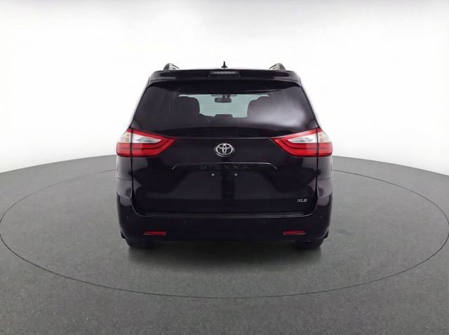 Used 2019 Toyota Sienna XLE w/ XLE Navigation Package FWD image 6