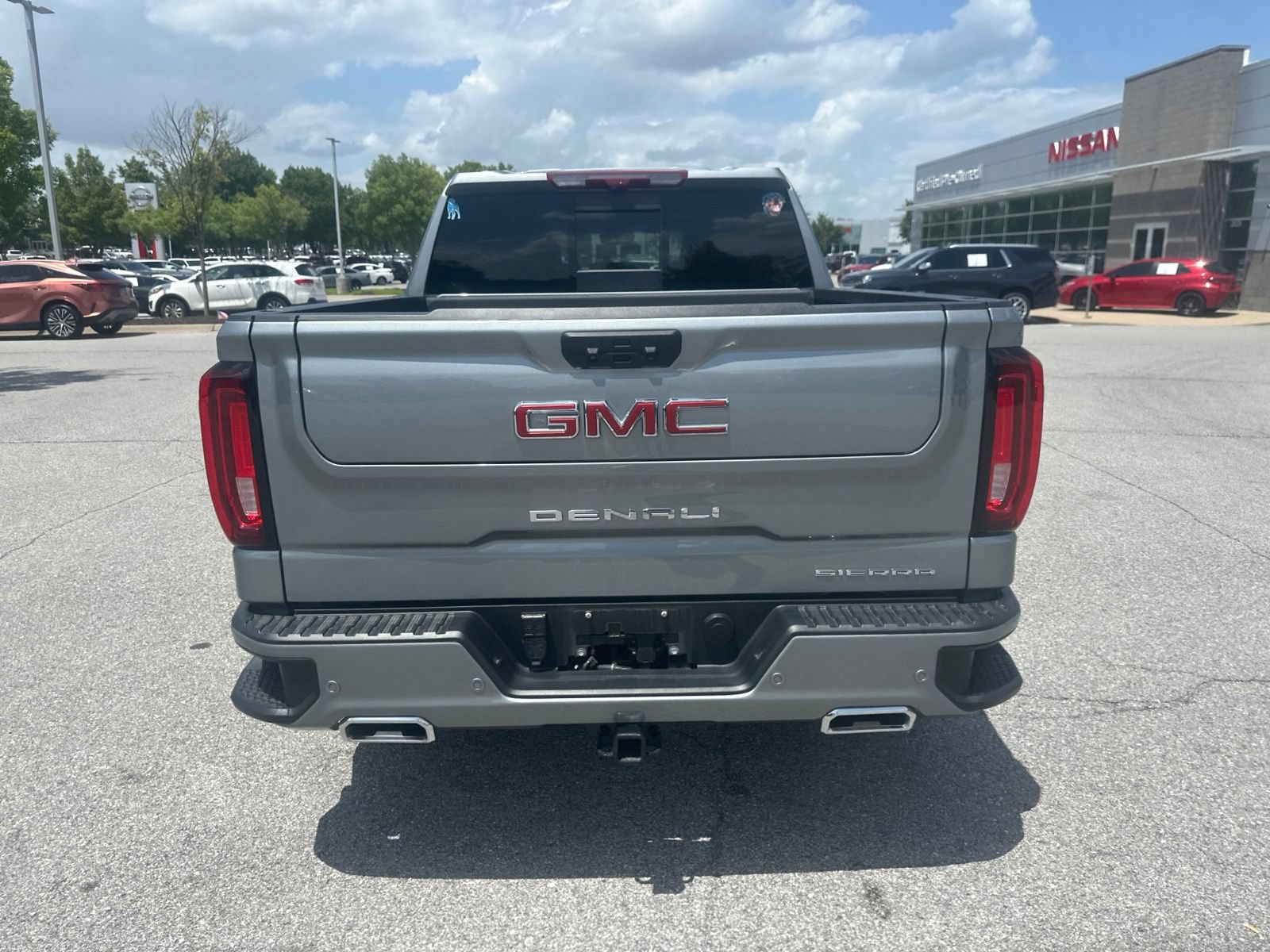 Used 2024 GMC Sierra 1500 Denali w/ Technology Package AWD/4WD image 6