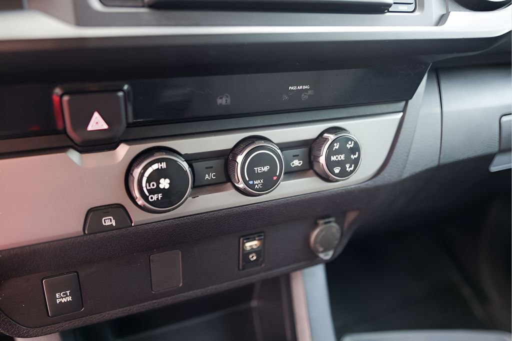 Used 2018 Toyota Tacoma SR w/ SR Convenience Package RWD image 20
