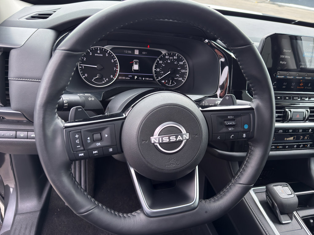 Certified 2025 Nissan Pathfinder SL image 16