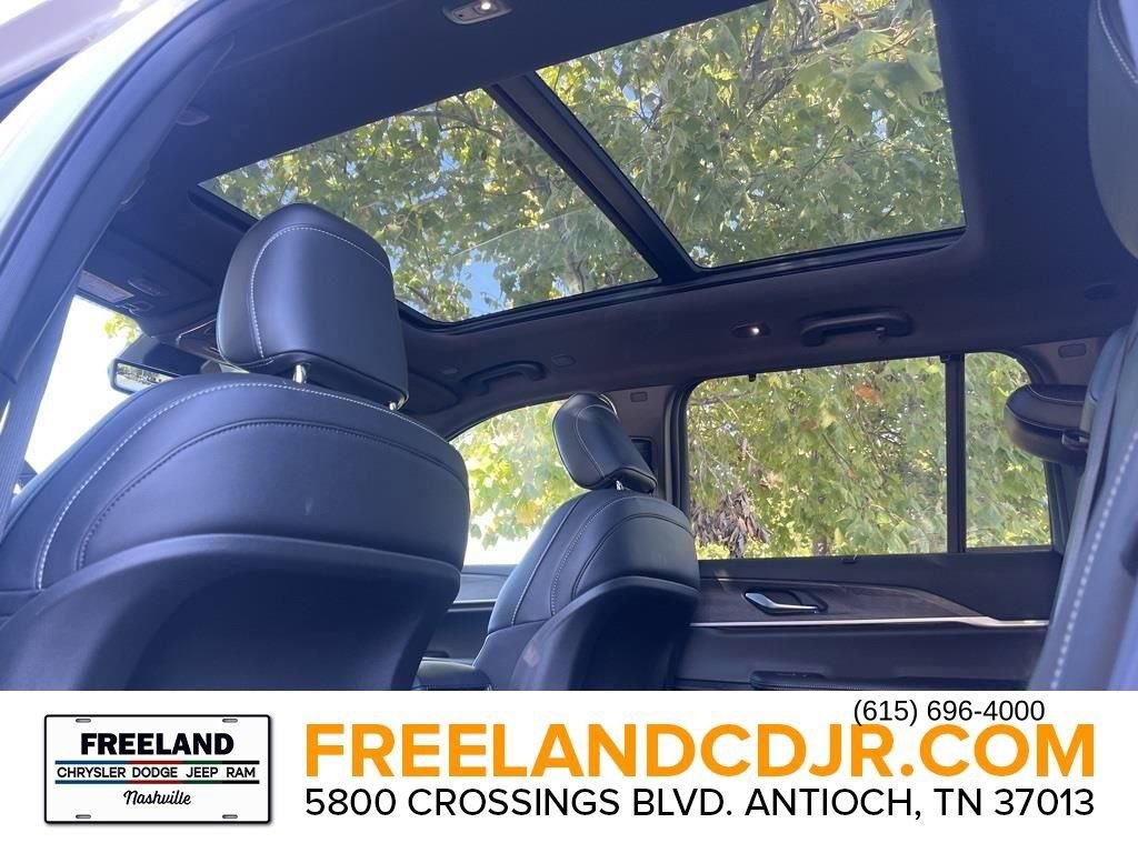 New 2025 Jeep Grand Cherokee Limited w/ Luxury Tech Group II AWD/4WD image 27