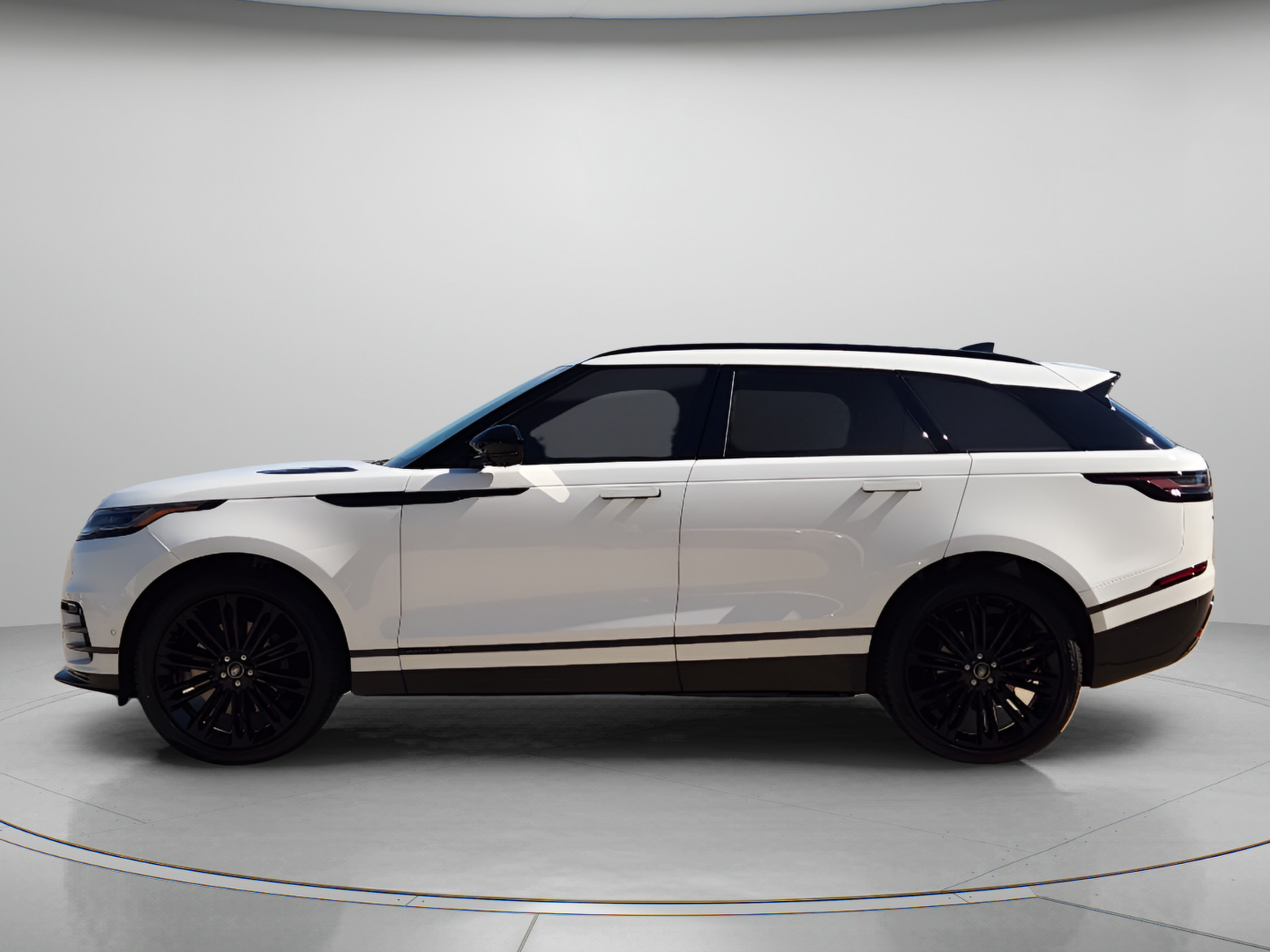 New 2026 Land Rover Range Rover Velar Belgravia AWD/4WD image 2