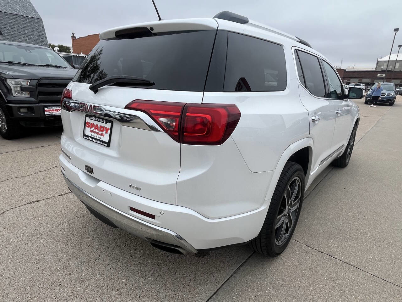 Used 2018 GMC Acadia Denali w/ LPO, Cargo Package image 8