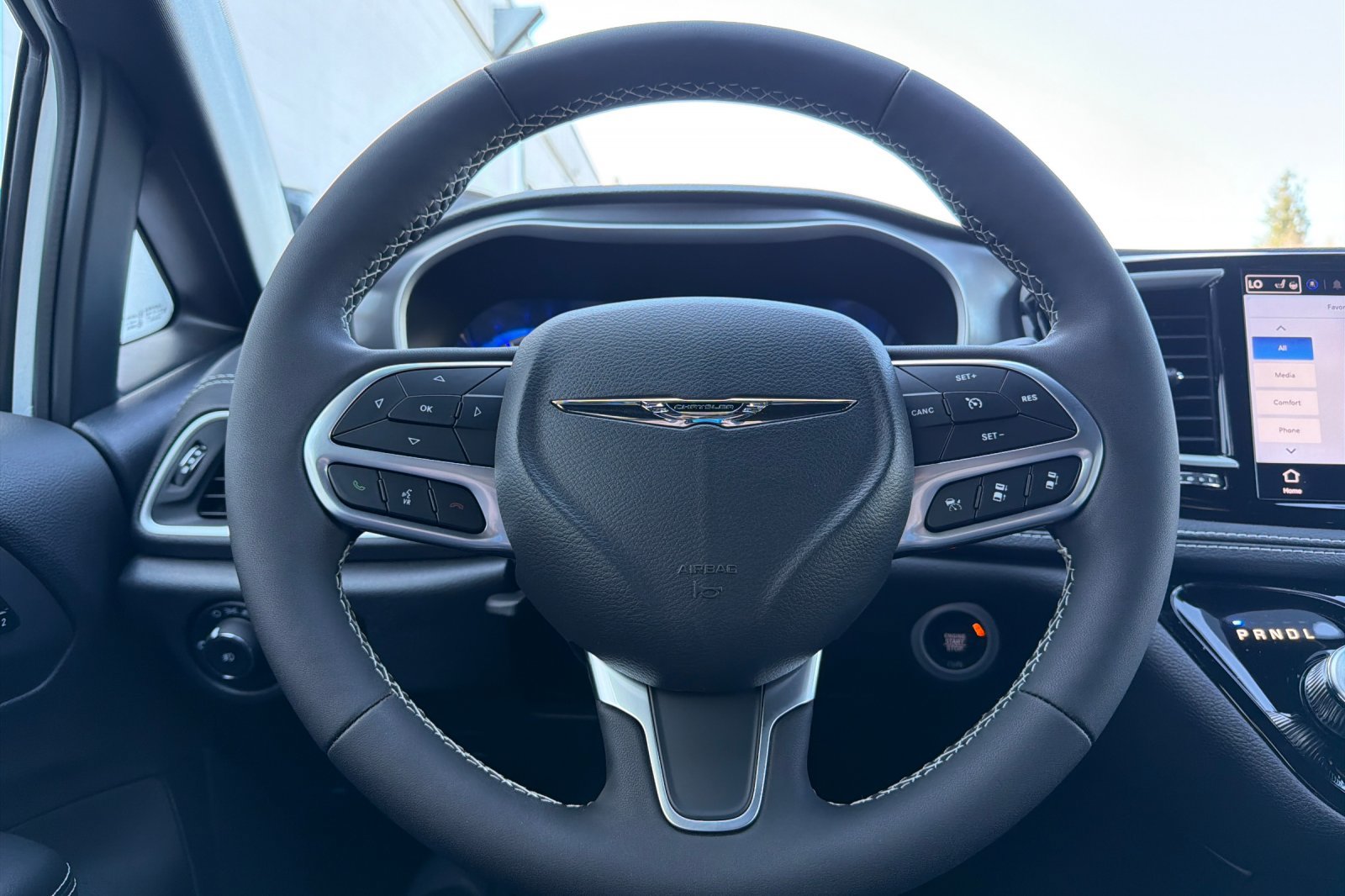 New 2026 Chrysler Pacifica Select AWD/4WD image 23