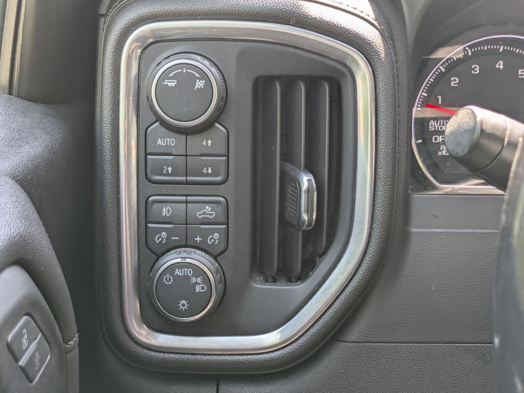 Used 2019 Chevrolet Silverado 1500 RST AWD/4WD image 16