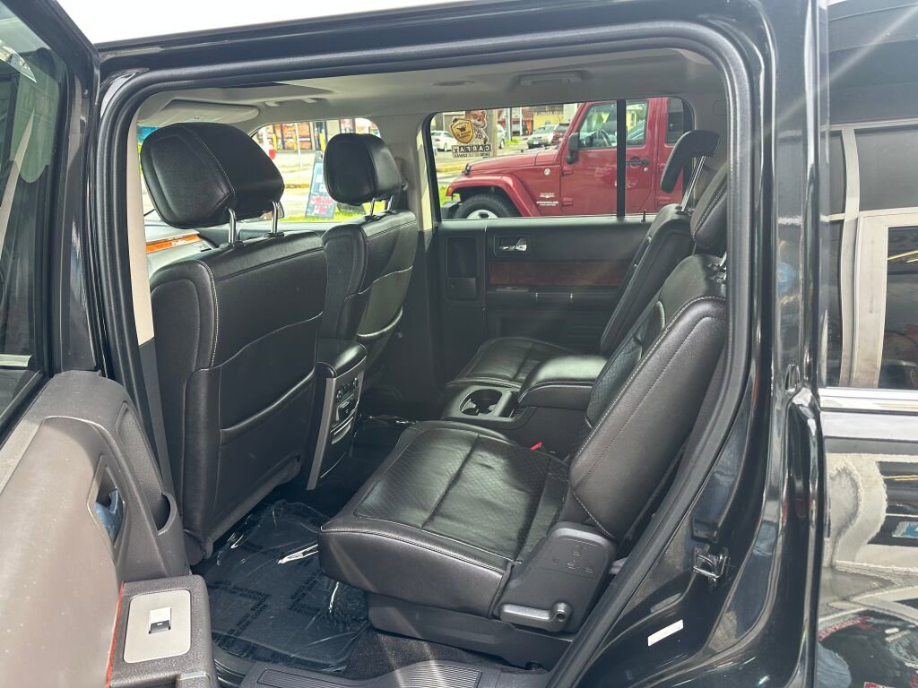 Used 2011 Ford Flex Limited w/ Rapid Spec Order Code AWD/4WD image 9