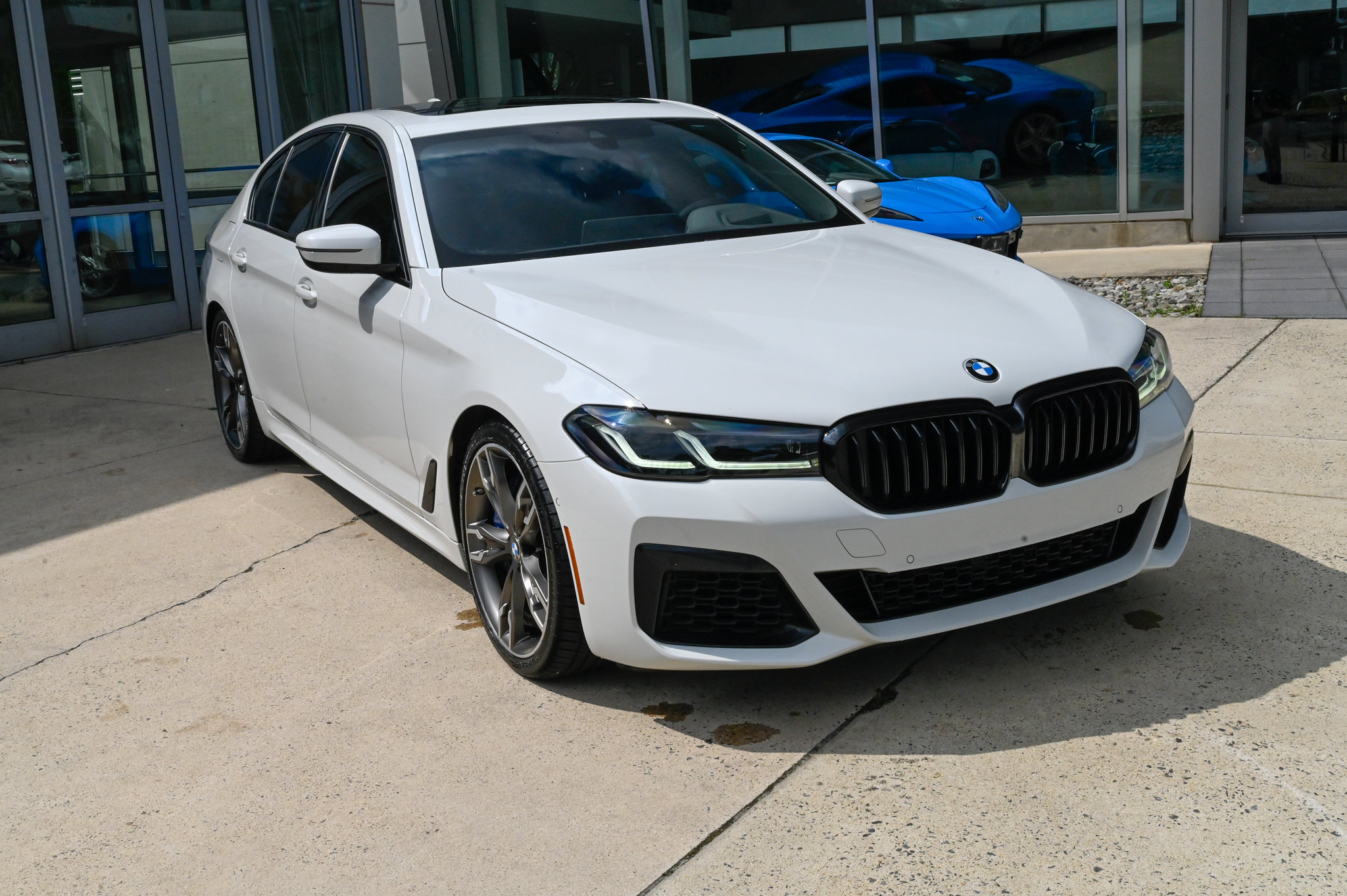 Used 2021 BMW M550i xDrive w/ Executive Package AWD/4WD image 3