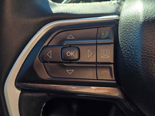 Used 2023 Jeep Grand Cherokee Altitude image 32
