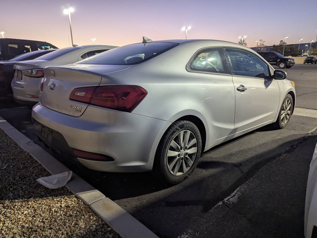 Used 2016 Kia Forte Koup EX w/ EX Premium Package FWD image 4