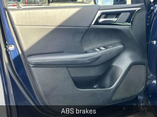 Used 2023 Mitsubishi Outlander SE image 14