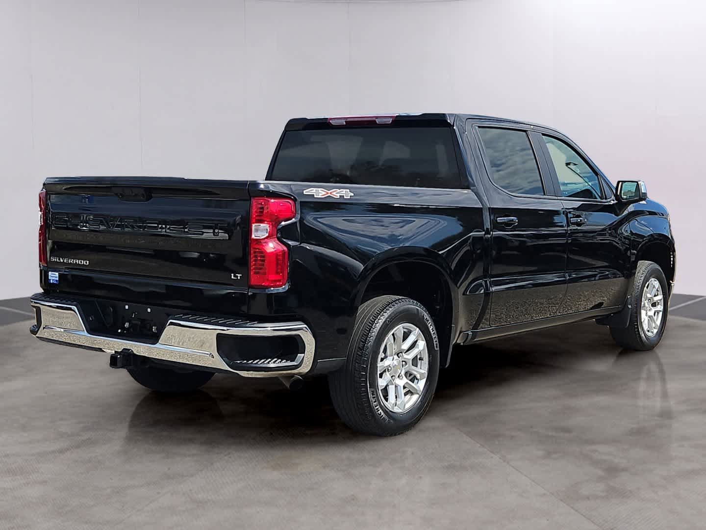 Certified 2023 Chevrolet Silverado 1500 LT AWD/4WD image 4