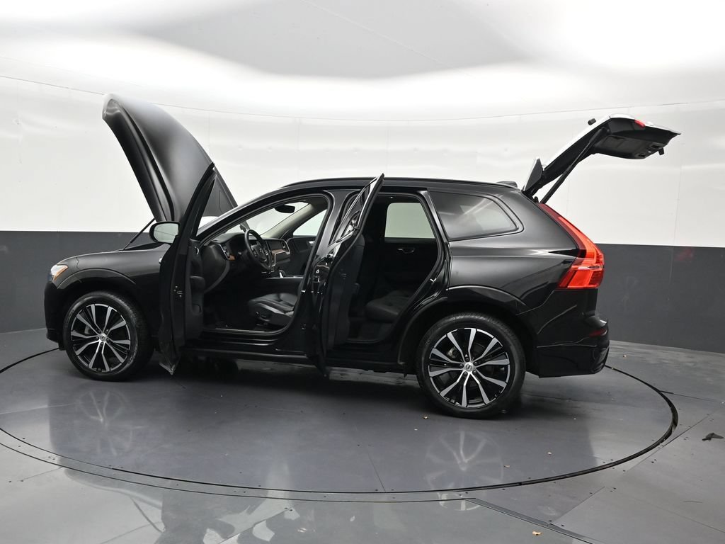 Certified 2024 Volvo XC60 B5 Plus w/ Climate Package AWD/4WD image 35