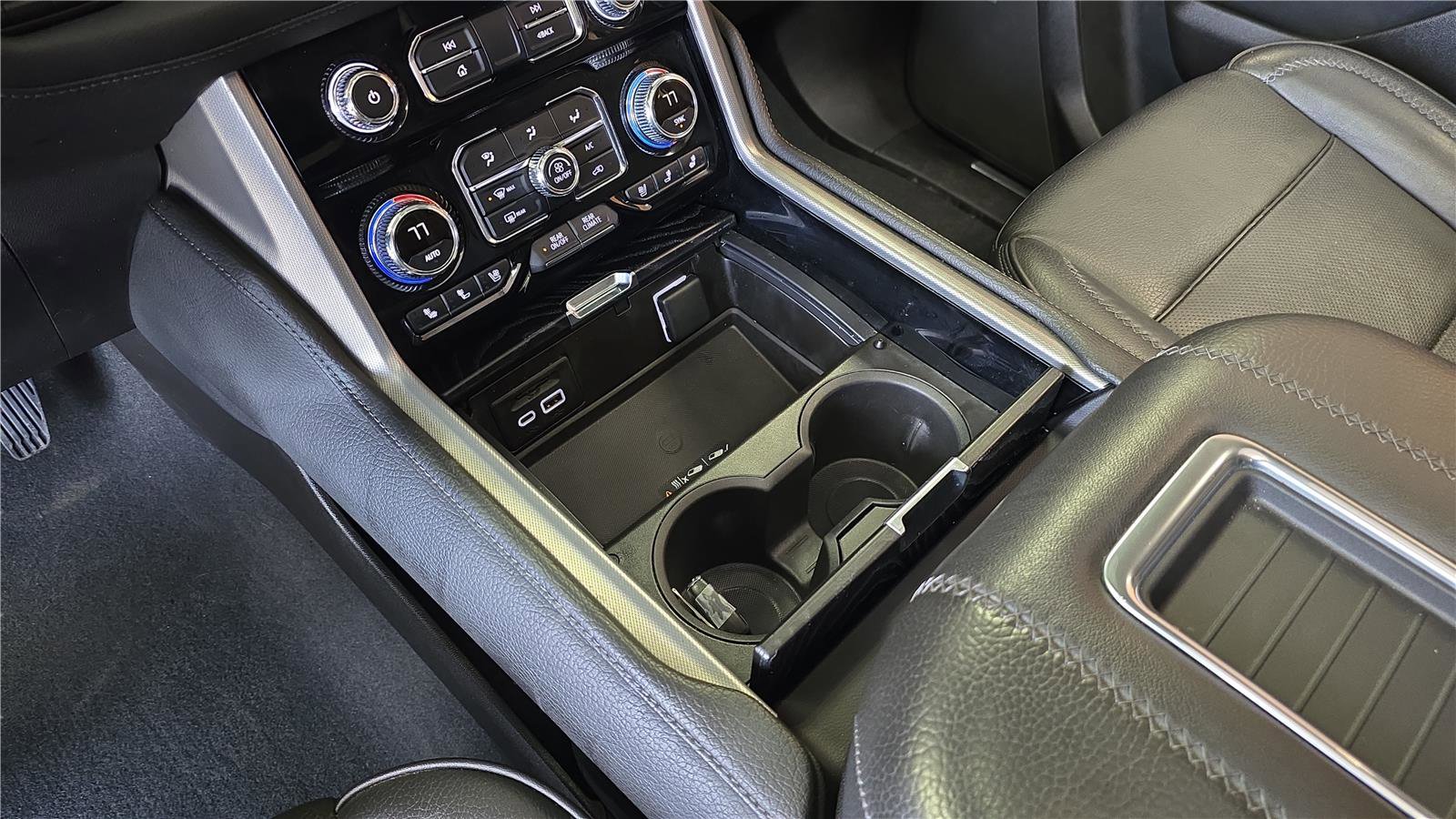 Used 2021 GMC Yukon Denali w/ Denali Ultimate Package image 24