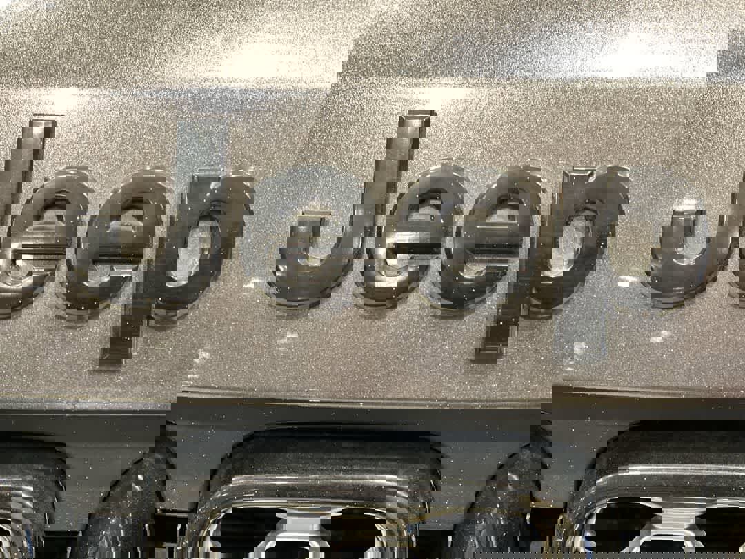 Used 2018 Jeep Grand Cherokee Altitude image 10