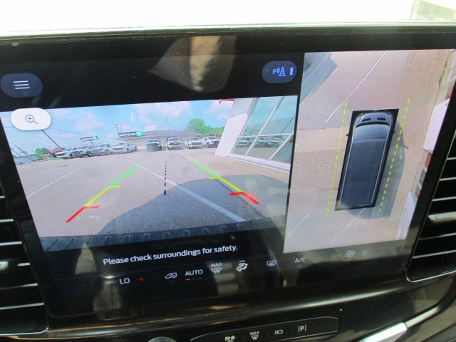 Used 2023 Ford Transit 350 XLT image 16