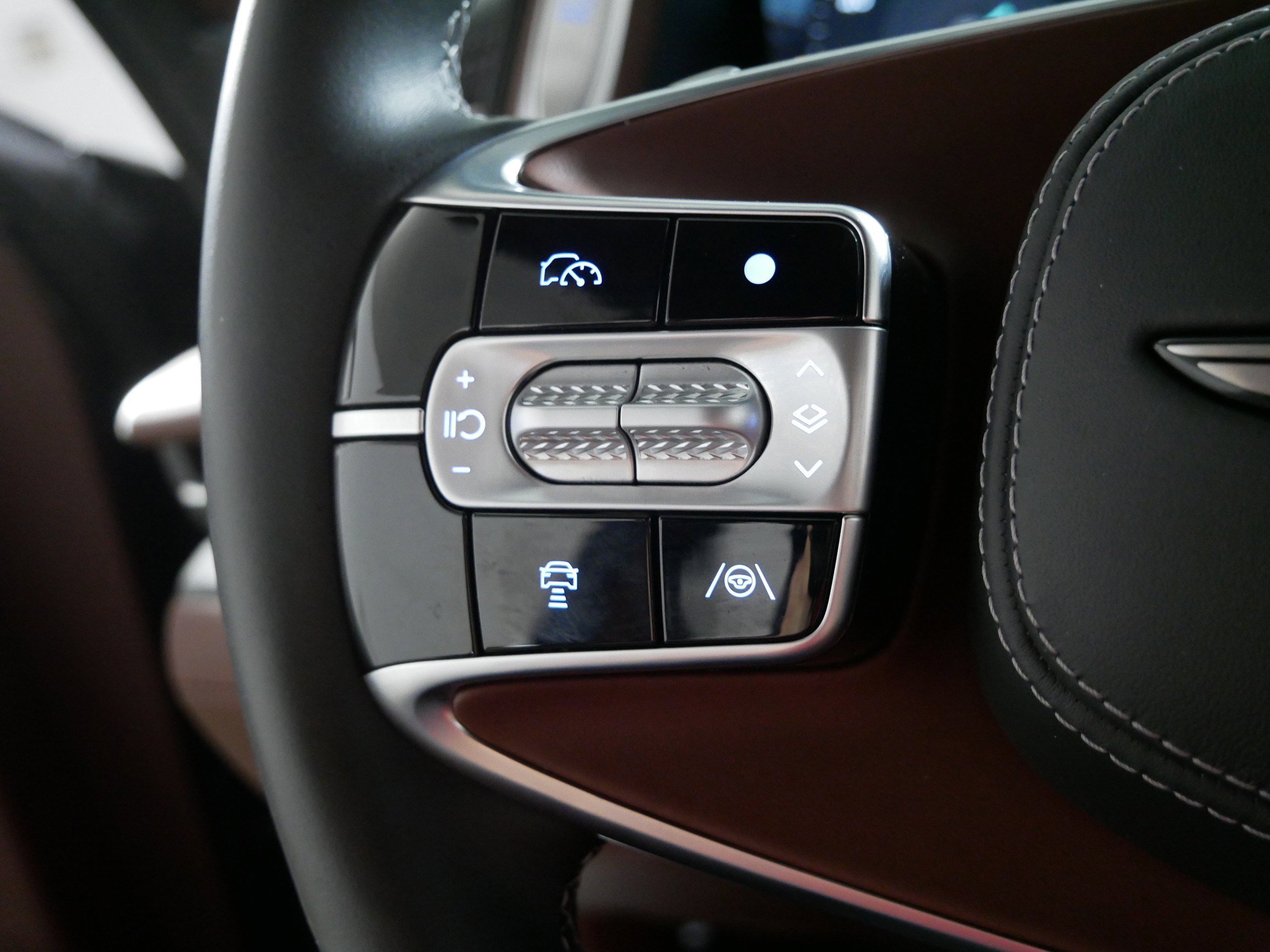 Used 2023 Genesis G90 3.5T AWD/4WD image 27