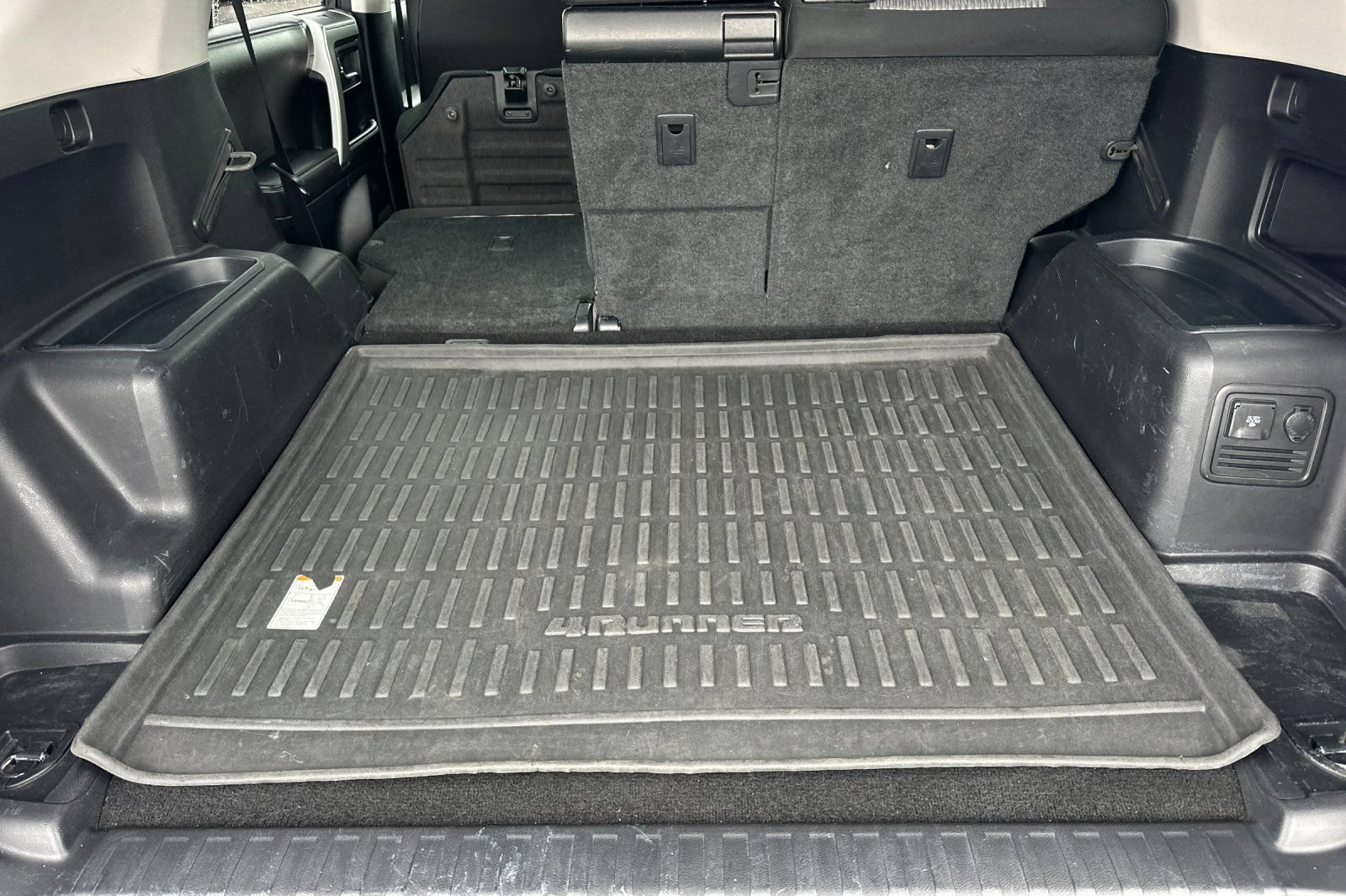 Used 2016 Toyota 4Runner SR5 AWD/4WD image 15