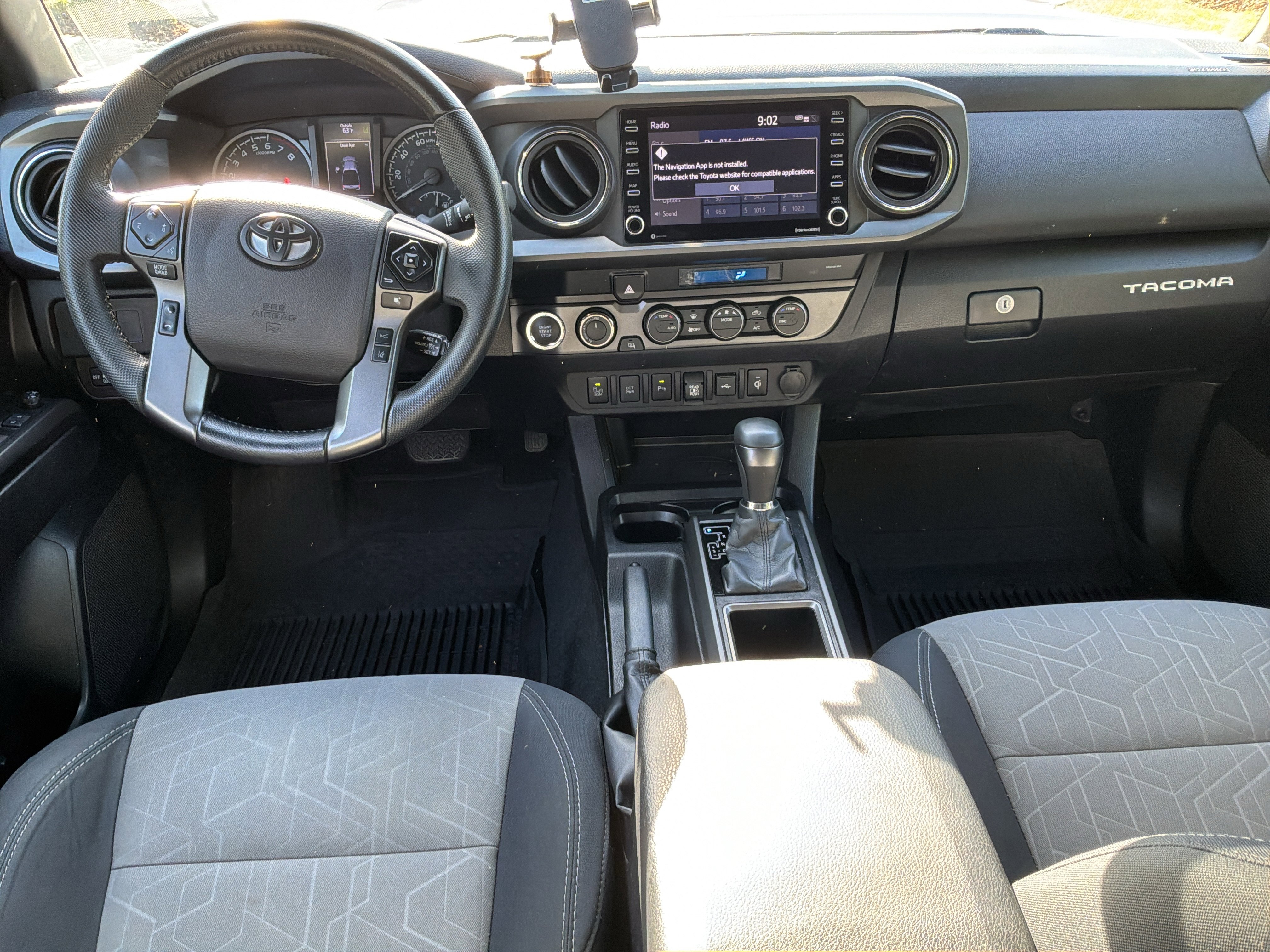 Used 2021 Toyota Tacoma TRD Sport w/ Technology Package AWD/4WD image 28