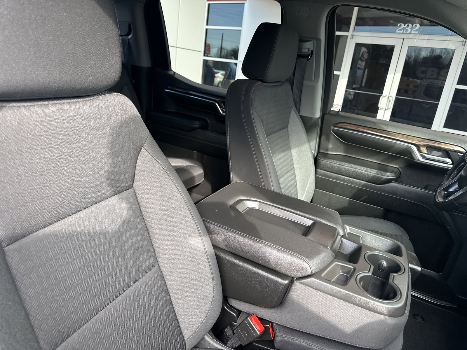 Used 2023 Chevrolet Silverado 1500 LT image 29