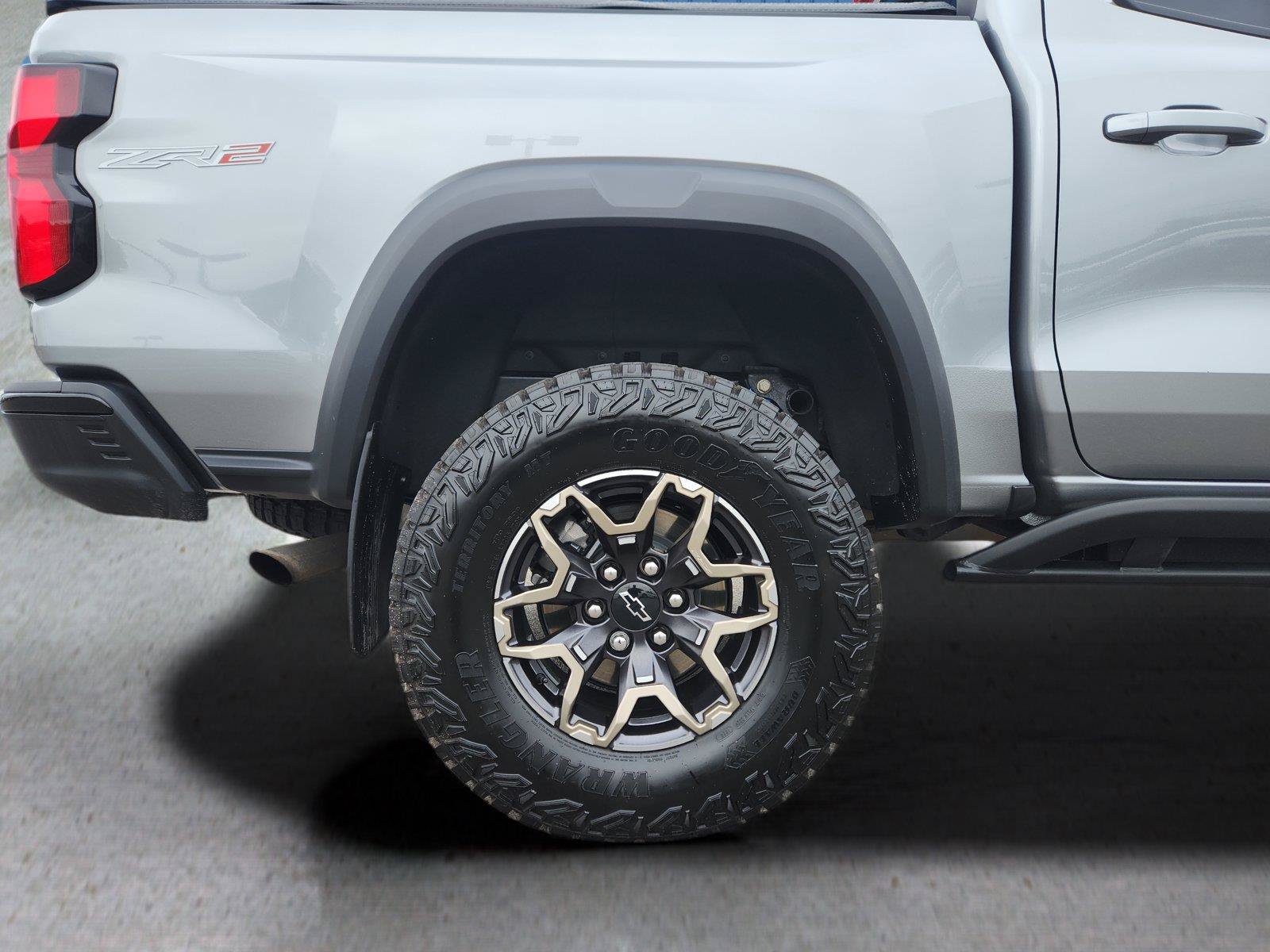 Used 2024 Chevrolet Colorado ZR2 w/ Technology Package AWD/4WD image 56