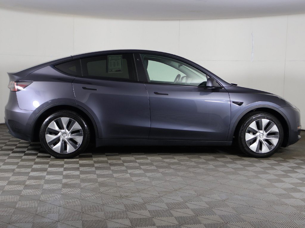 Used 2023 Tesla Model Y Long Range image 18