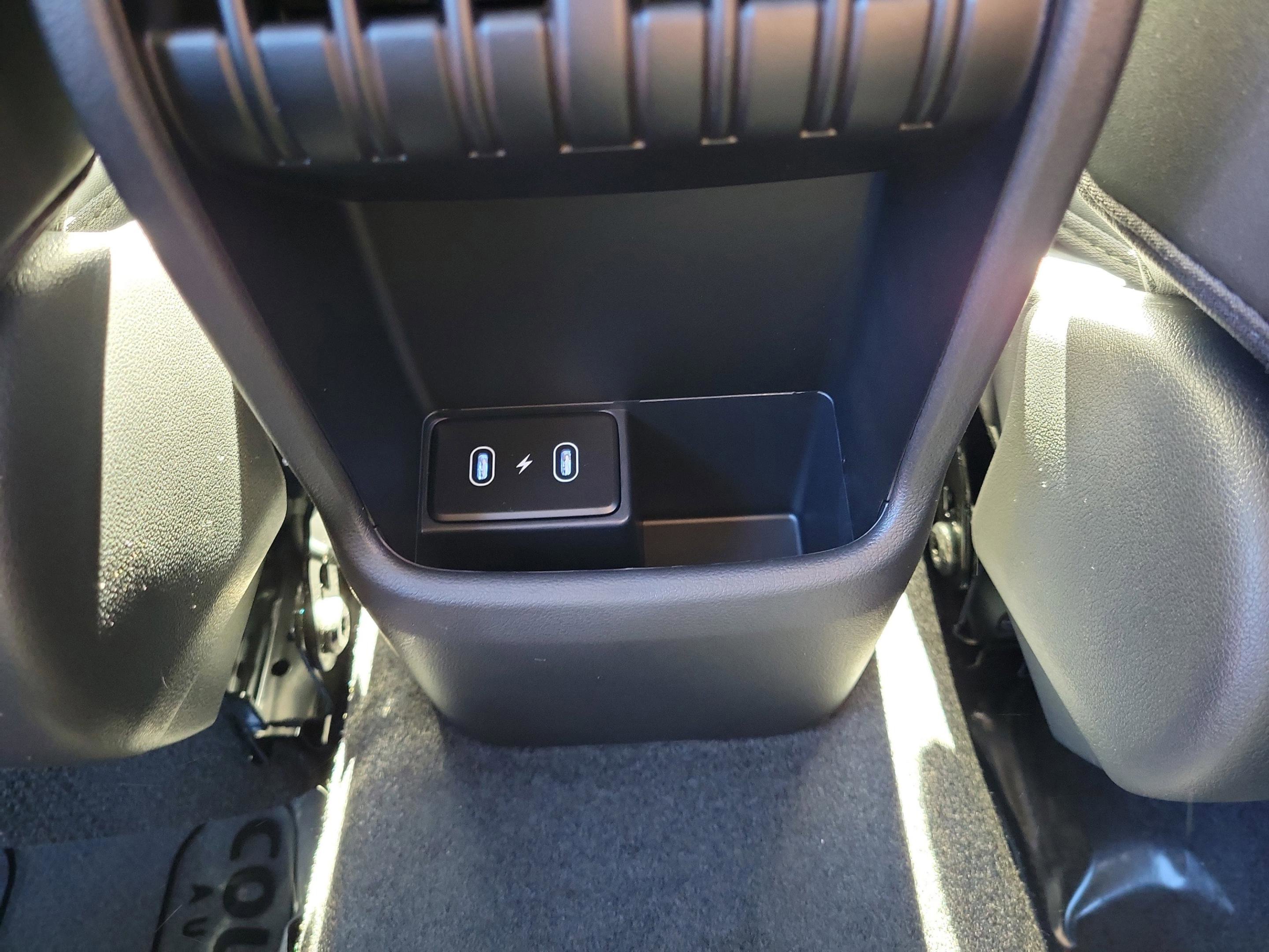 New 2026 Hyundai Kona SEL Premium image 8