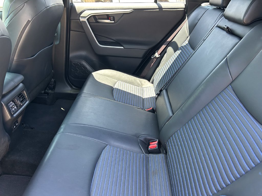 Used 2019 Toyota RAV4 XSE w/ XSE Weather Package AWD/4WD image 18