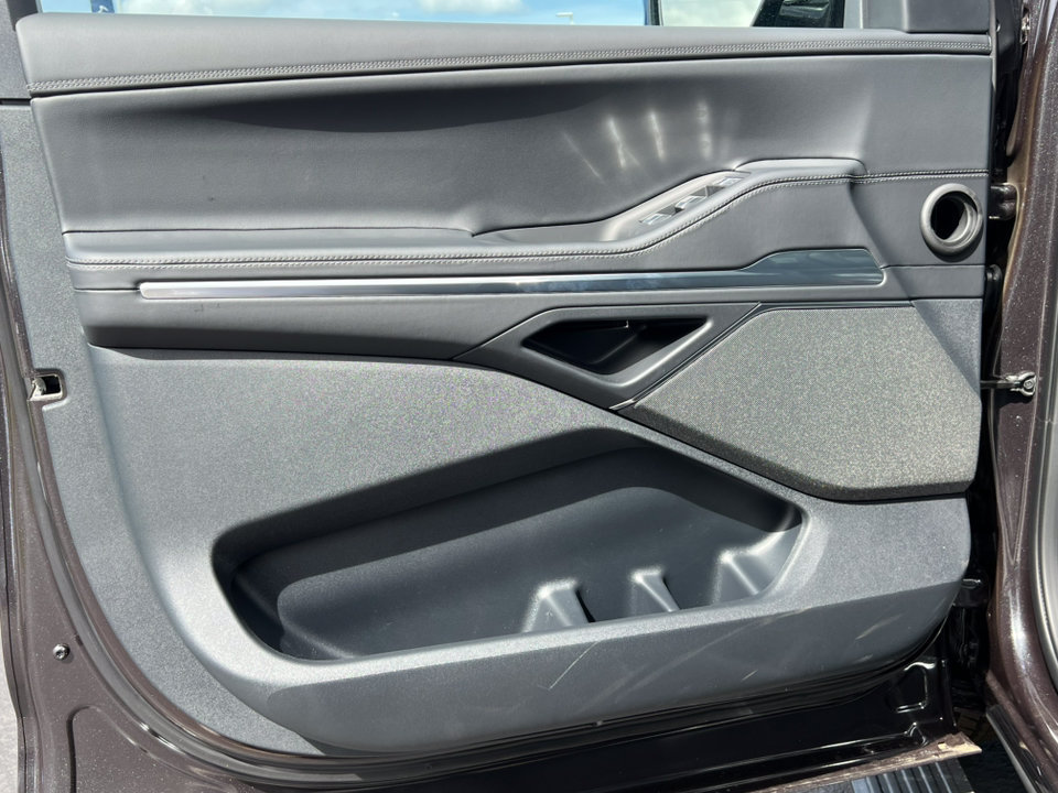 New 2026 Lincoln Navigator Reserve AWD/4WD image 16