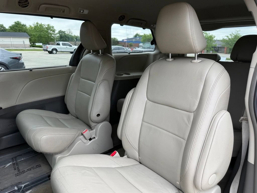 Used 2015 Toyota Sienna XLE Premium AWD/4WD image 14