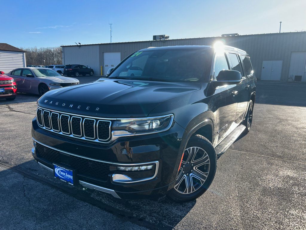 Used 2024 Jeep Wagoneer L Series II w/ Flexible Seating Group image 1