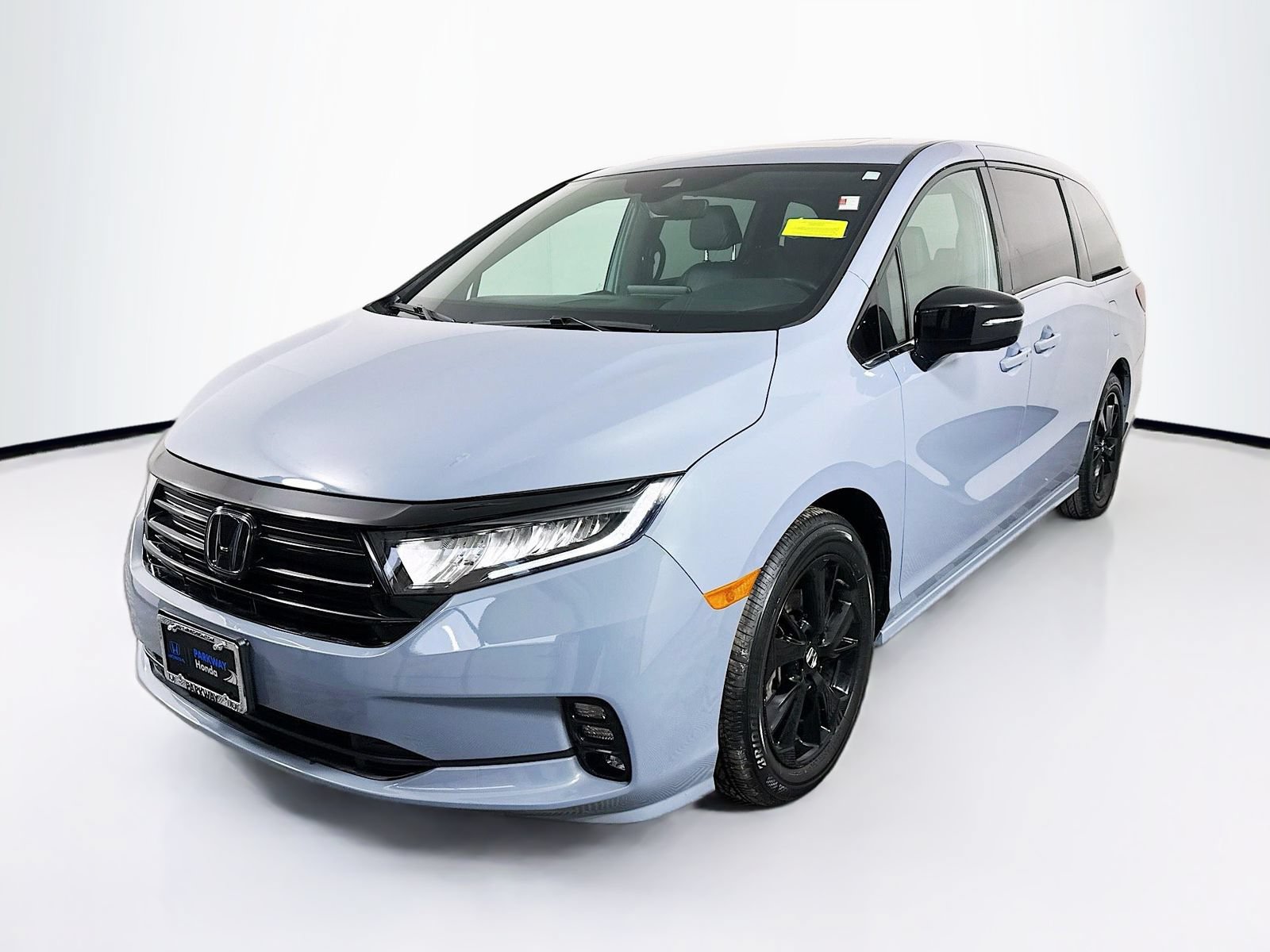 Used 2023 Honda Odyssey Sport image 3