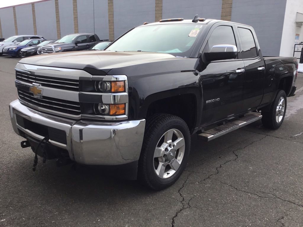 Used 2018 Chevrolet Silverado 2500 W/T w/ Snow Plow Prep Package image 2